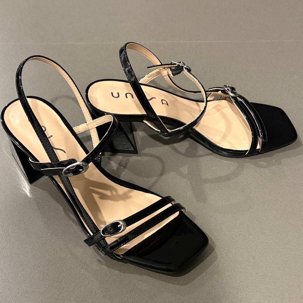 Size 8.5 block heel, strappy sandals